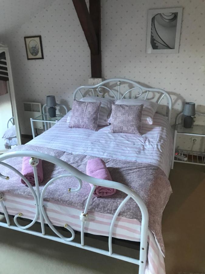 Bed and Breakfast Le Logis Des Quatre Puits Neuvicq-Montguyon Exterior foto