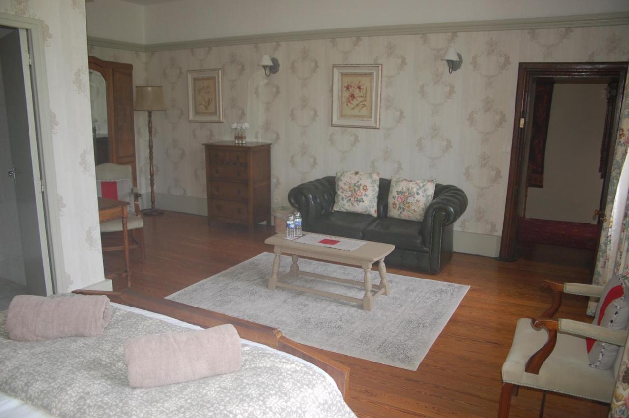 Bed and Breakfast Le Logis Des Quatre Puits Neuvicq-Montguyon Exterior foto