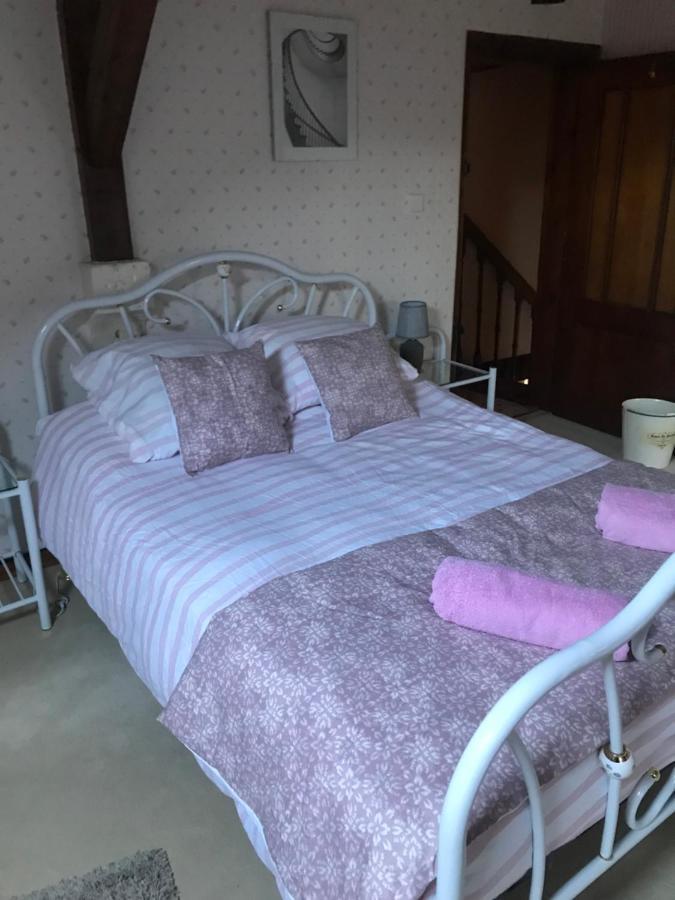 Bed and Breakfast Le Logis Des Quatre Puits Neuvicq-Montguyon Exterior foto